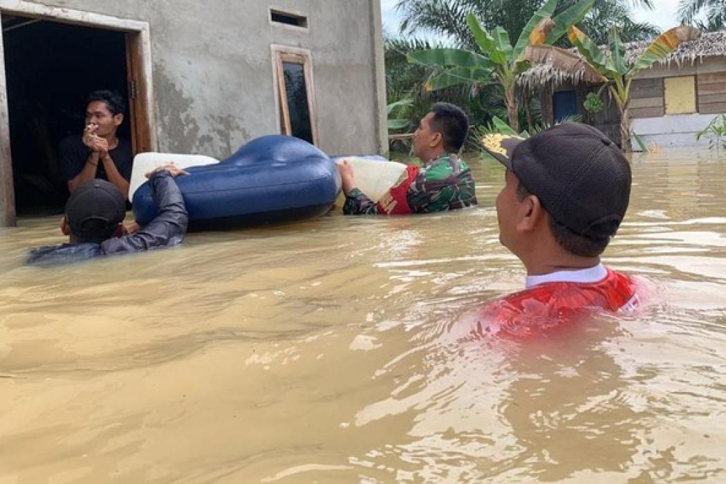 Sungai Lalan Meluap, Puluhan Rumah di Bayung Lencir Muba Terendam Banjir Setinggi Dada Orang Dewasa